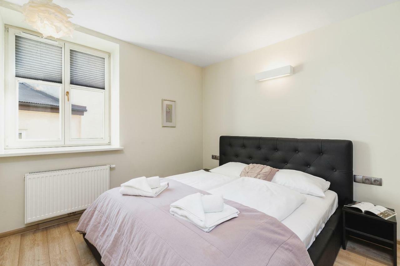 Apartments Cracow Miodowa By Renters 克拉科夫 外观 照片